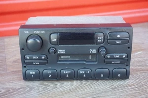 Ford 1995-1997 Radio AM/FM + Unidad principal reproductor de casete de cinta F6AF18C852CA - Imagen 1 de 4