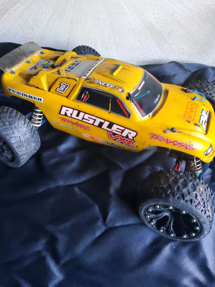 Traxxas Rustler VXL 2wd - Image 1 of 4