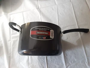 Tramontina Gourmet porcelain enamel 4 qt pot sauce pan with handle and glass lid - Picture 1 of 6