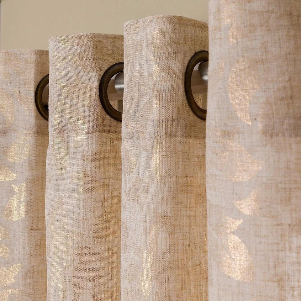 Panel de ojal Miller Curtains Kailey one, 50′′ x 84′′, dorado Foto 1 de 4