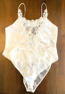 Neu ohne Etikett Vintage 90er Victoria's Secret Elfenbein Blumen Spitze Trägertop & Höschen Set Größe M - Bild 1 von 17