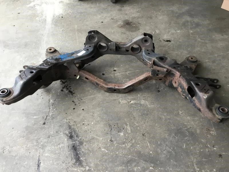 2011 FORD TAURUS LIMITED 3.5L FWD SUBQUADRO TRASEIRO CROSSMEMBER SERVE 11-16 MKS FABRICANTE DE EQUIPAMENTO ORIGINAL+ - Imagem 1 de 4