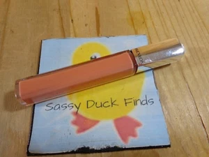 REVLON Ultra HD Lippenlack 585 SANDSTEIN 0,20 fl. Oz. - Bild 1 von 3