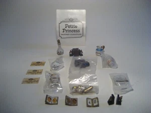 VTG 1960'S PETITE PRINCESS DOLLHOUSE FURNITURE & ACCESSORIES LOT OF 17 - Picture 1 of 11