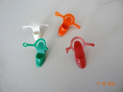 Lot de 4 chaussures à bride  vintage Barbie Mattel Superstar années 1970 / 1980 - Photo 1/4