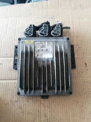 Renault Clio III Centralina/modulo motore ECU 8200582518 - Immagine 1 di 3