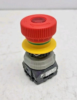 Fuji Electric AR22VQL-01EAR Emergency Stop Pushbutton IP65 22mm Push to Lock  - Image 1 of 4