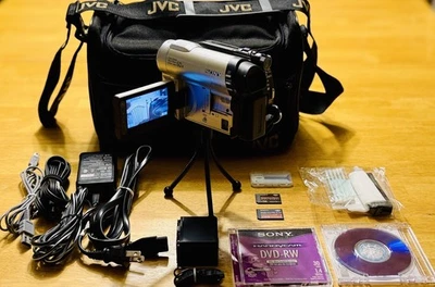 Sony Handycam DCR-DVD650 Handheld Digital Video Camera Recorder Camcorder Bundle - Image 1 of 4