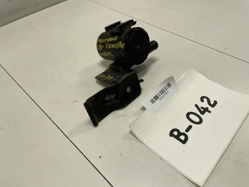 2010 NISSAN MURANO FUEL VAPOR CANISTER VALVE OEM+ - Image 1 of 4