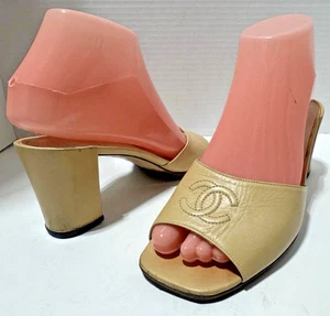 CHANEL CC Logo EU 37 US 7 Vintage Open Toe Sandals Slides Beige Leather 3” Heel - Picture 1 of 17