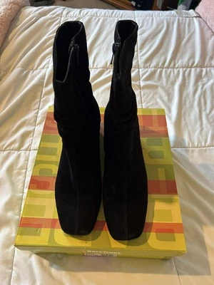 Botas de tacón de cuña de gamuza negras Baretraps usadas en excelente estado talla 8 AMPLIAS Foto 1 de 4