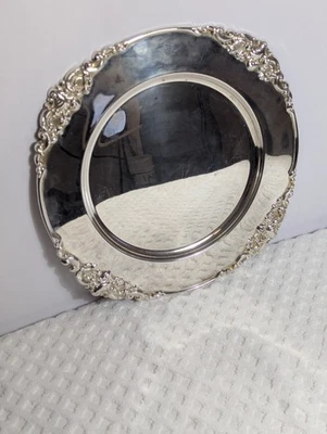 Godinger GSA Silver Art Co. Ltd. Plato de Plata Bandeja Redonda Rollos Florales Estampados Foto 1 de 4