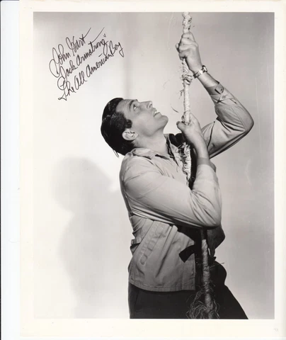 JOHN HART 10 x 8 HAND SIGNED PHOTO AMERICAN ACTOR HAWKEYE Cover