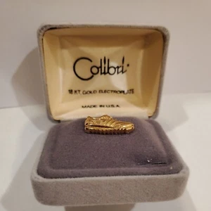 Father's Day Gift: Colibri Tie Tack 18 k Gold Electroplate Baby Shoe. - Picture 1 of 6