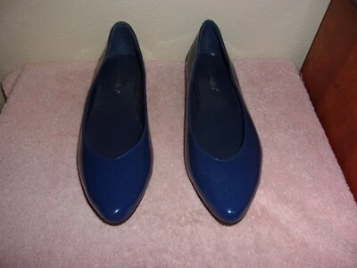 BRAND NEW LADY'S "BRECKELLE"S" BLUE  BALLET POINTED TOE FLATS (SHOES) - Image 1 of 4