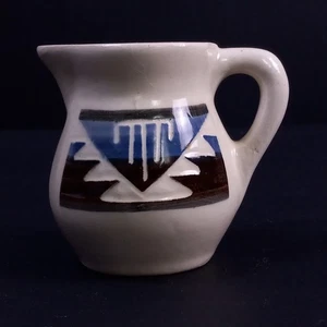Sioux Pottery Creamer Rapid City South Dakota Signed James Garnet - Picture 1 of 7