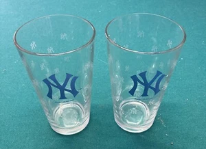 New York Yankees 16 oz Beer Pint Glasses Set of 2 MLB OfficialLicensed Brand New - Picture 1 of 2