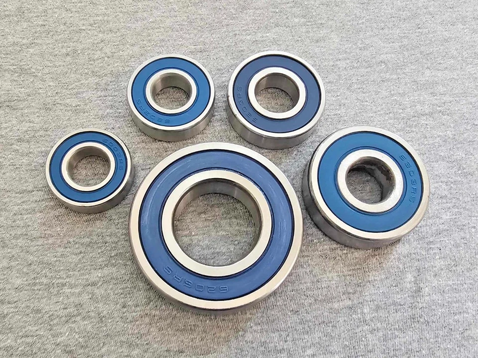 Rodamientos de rueda delanteros y traseros Suzuki T20 1969 Foto 1 de 1