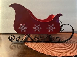 Red Sleigh Center Piece. Red And Black. HARRY & DAVID - Picture 1 of 6