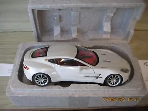 AUTOART MILLENNIUM 1/18 No 70244 ASTON MARTIN ONE-77 (MORNING FROST WHITE) - Picture 1 of 5