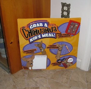 Expositor Promocional Tienda Taco Bell Chihuahua con artículos montados - Imagen 1 de 4