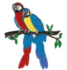 3X3.5" Guacamayo Loro BORDADO HIERRO EN COSER EN PARCHE Azul Rojo Pájaro Grande en Rama - Imagen 1 de 1