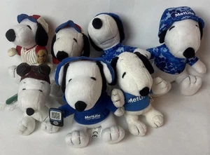 Menge 7 MetLife Snoopy kleine Plüschtiere Stofftiere - Bild 1 von 4