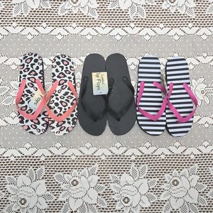 3 Pairs NWT Womens Flip Flops S 5 / 6 Sandals Casual Summer Shoes Bundle Lot - Picture 1 of 5
