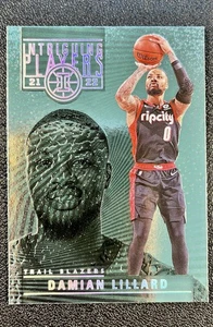 2021-22 Panini Illusioni Intriganti Giocatori Smeraldo DAMIAN LILLARD #24 NBA - Foto 1 di 4