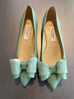 Zapatos planos para mujer Saks Fifth Avenue talla 5,0 charol/gamuza verde punta con arco Foto 1 de 4