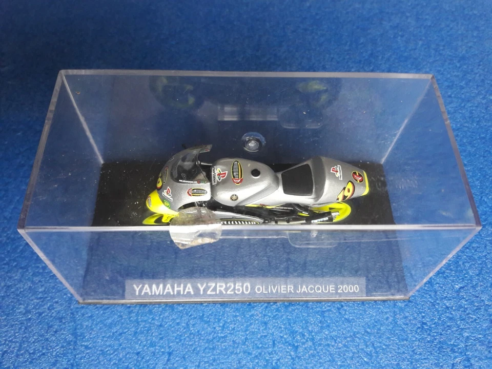 162 YAMAHA YZR250 O. JACQUE 2000 SCALA 1: 24 BOX ATLAS - Immagine 1 di 1
