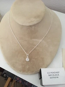 Avon 2012 CZ Pendant Necklace - Solitaire - Picture 1 of 4