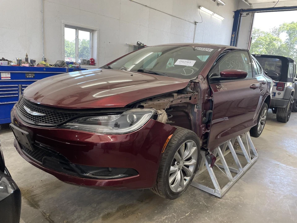 Módulo de control de carrocería usado se adapta a: Chrysler 200 2015 control de carrocería BCM LH montaje en tablero Foto 1 de 4