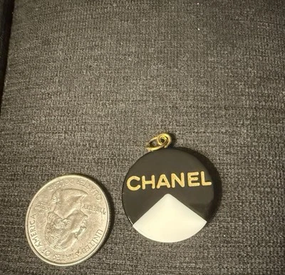 Chanel Cremallera Tirador Charm Foto 1 de 3