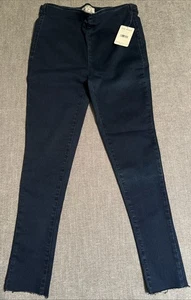 Pantalones de mezclilla oscuros ajustados elásticos Free People dobladillo crudo tobillo talla 30 - Imagen 1 de 17