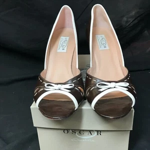 Oscar de la Renta Simone Brown/off White Pumps Size 7.5M - Picture 1 of 7