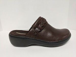 clarks wide clogs