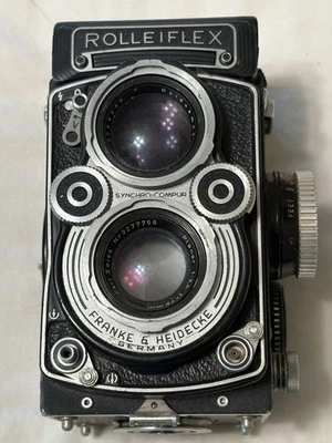 Vintage Rolleiflex TLR CAMERA ZEISS PLANAR 75 MM F3.5 - Image 1 of 4