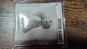 🖋️ BRYAN ADAMS - AUTOGRAPHED "ROLL WITH THE PUNCHES" SIGNED ART CARD BRAND NEW - Picture 1 of 2