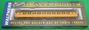 Walthers 932-10106 HO C&NW Chicago & North Western Hvywht Pair-Window Coach - Bild 1 von 12