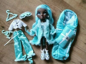 Rainbow High Puppe Robin Sterling Slumber Party  - Bild 1 von 4