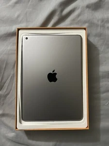 Apple iPad 6th Gen. 32GB, Wi-Fi + Cellular (Unlocked), 9.7in - Space Gray - Picture 1 of 4