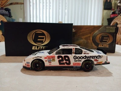 Kevin Harvick 2001 #29 GM Goodwrench NEGRO 1/24 ELITE ¡PRIMERA VICTORIA NOVATO!!! Foto 1 de 4