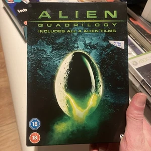 Alien Quadrilogy DVD (2010) Sigourney Weaver, Jeunet (DIR) cert 18 5 discs - Picture 1 of 2