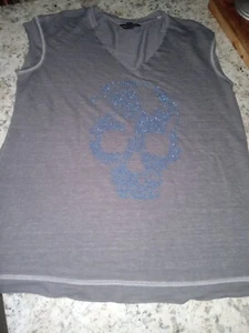 Rock And Republic Distressed Skull Tee Gr. M verziert mit kleinen blauen Schmucksteinen, - Bild 1 von 9