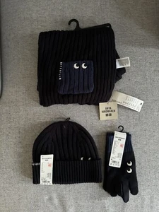 ANYA HINDMARCH X UNIQLO SCIARPA e CAPPELLO Set Marina Militare - Nuovo con etichette  - Foto 1 di 7