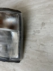 OEM 1999 to 2004 Nissan Pathfinder Passenger Corner Park Light Turn Signal - Picture 1 of 7