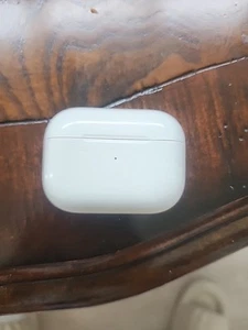 Apple AirPods Pro with MagSafe Wireless Charging Case - White - Photo 1 sur 2