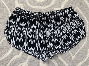 Victoria's Secret Black And White Print Pajama Lounge Shorts Size S/P EUC - Picture 1 of 4