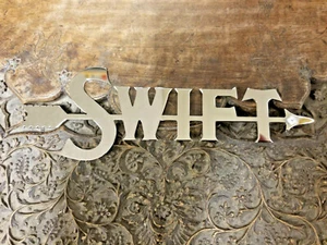 Swift Radiator Script solid brass Cheylesmore & Quinton Works Coventry 1899 1931 - Picture 1 of 4